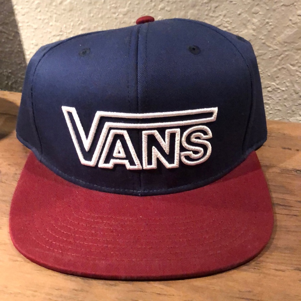 Vans SnapBack maroon navy color way